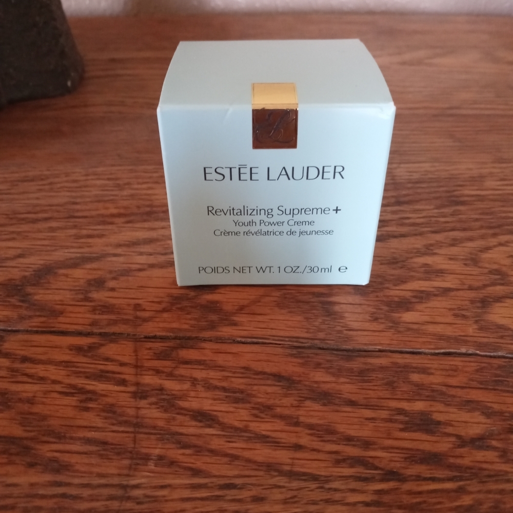 Estee Lauder Revitalizing Supreme +